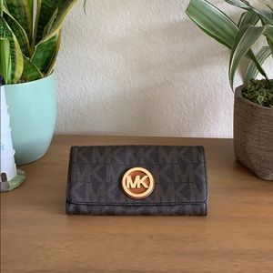 NWOT Micheal Kors Fulton Carryall Brown Wallet